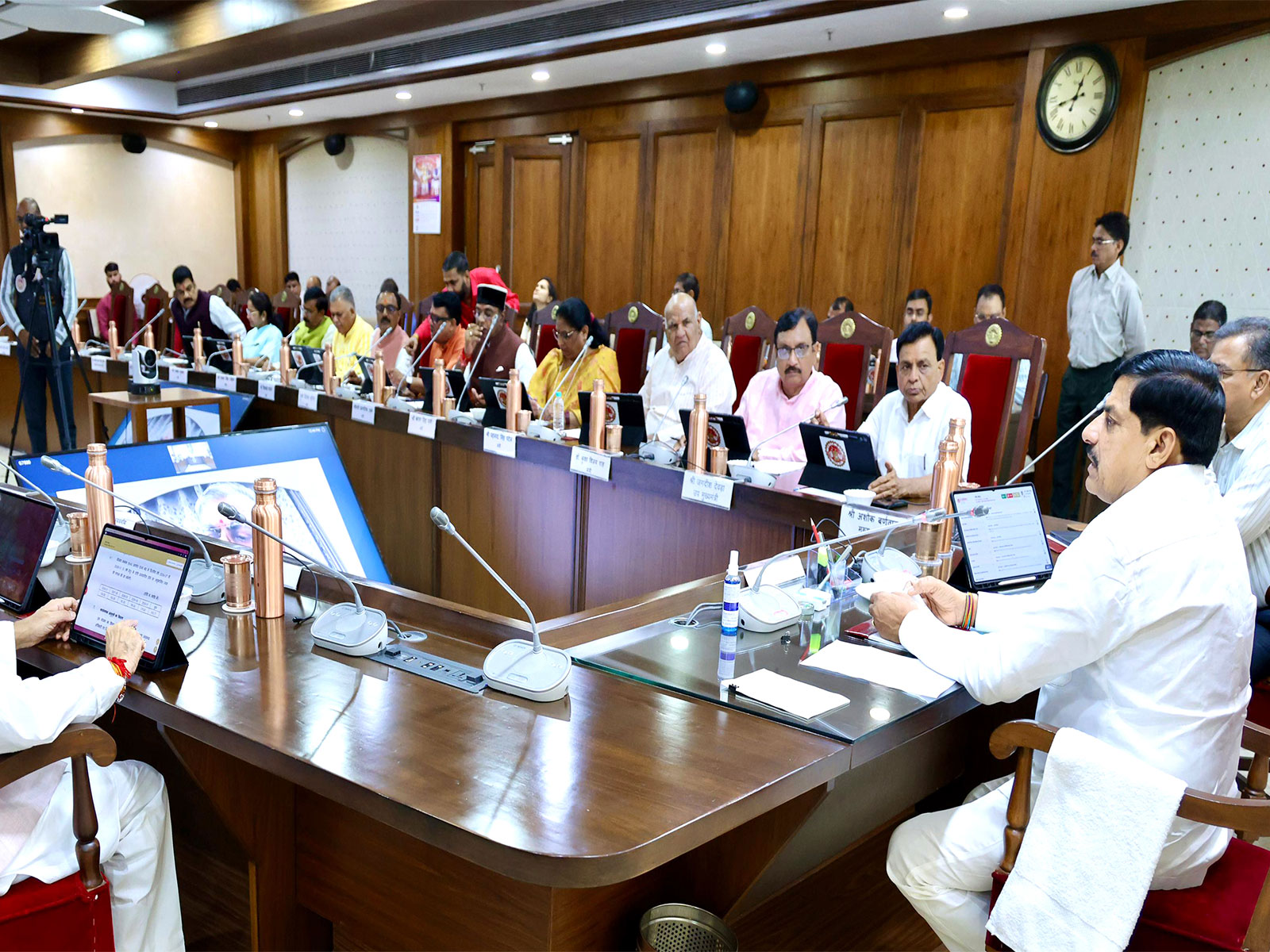 MP CM Mohan Yadav is chairing the cabinet meeting (Photo/DPR)