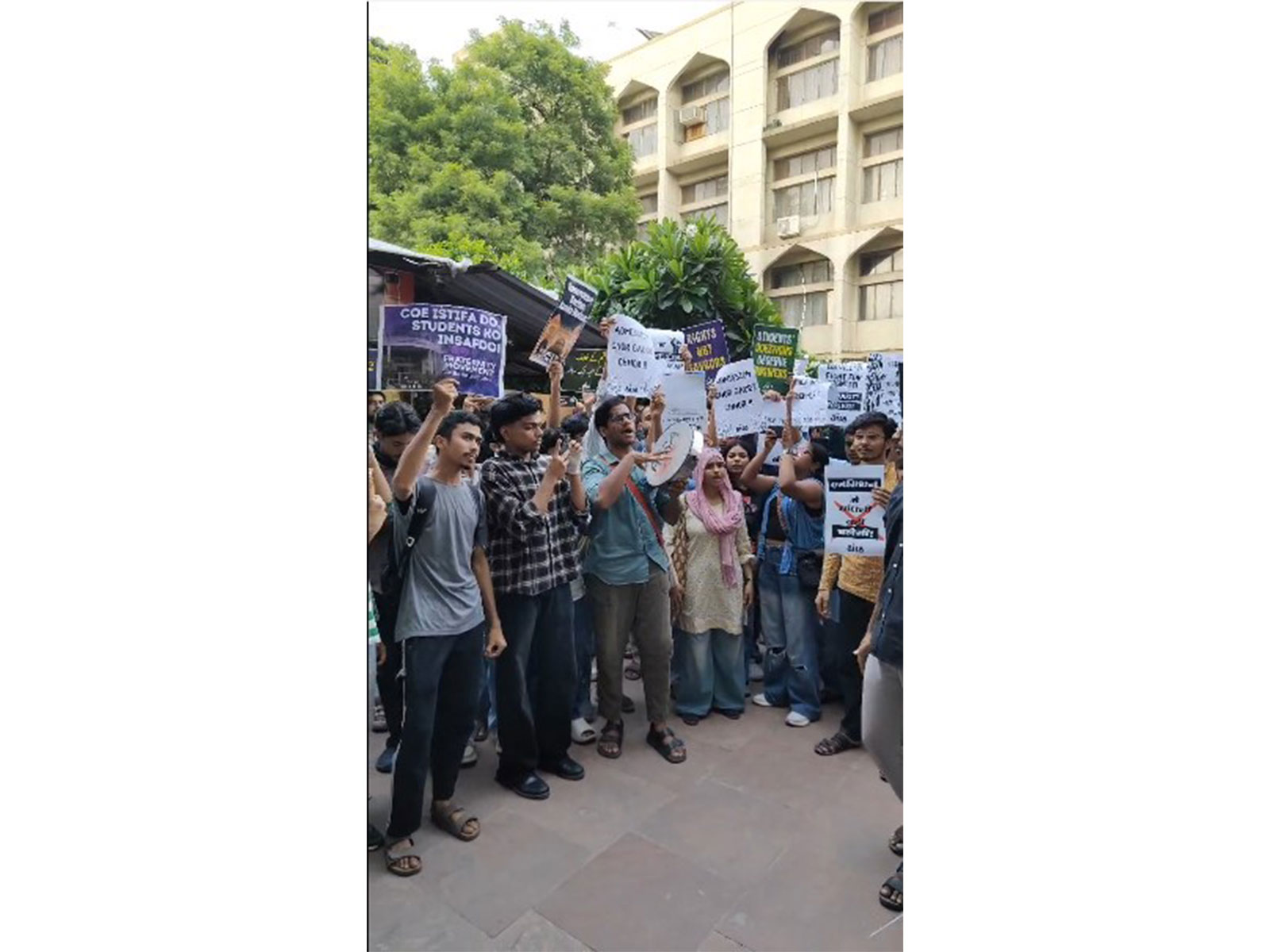 AISA Gherao Dean's office over spot registration admission scam (Photo/AISA)