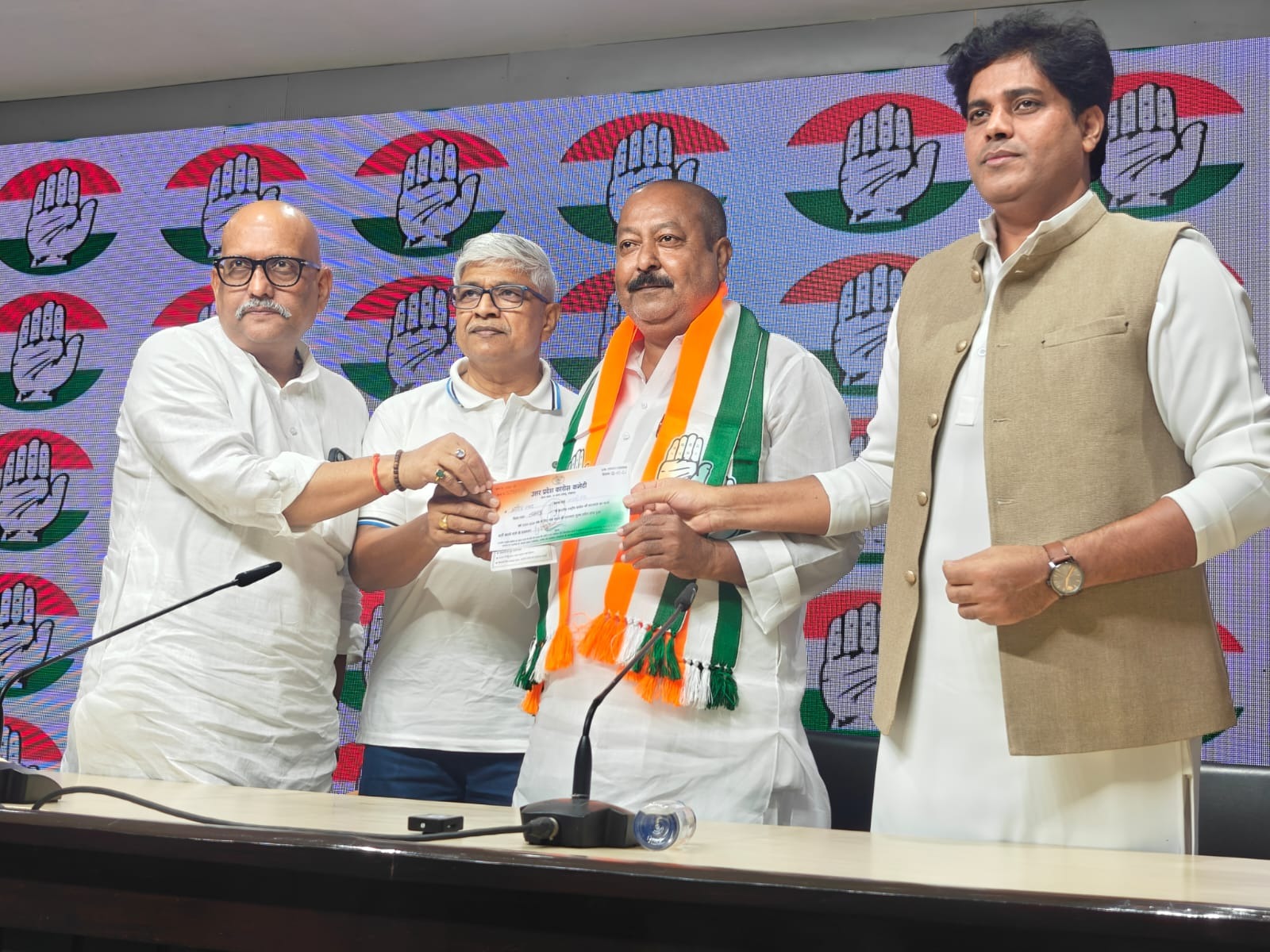 Asim Waqar joins Congress in presence of Congress UP chief Ajay Rai and MP Imran Pratapgarhi (Photo/ANI)