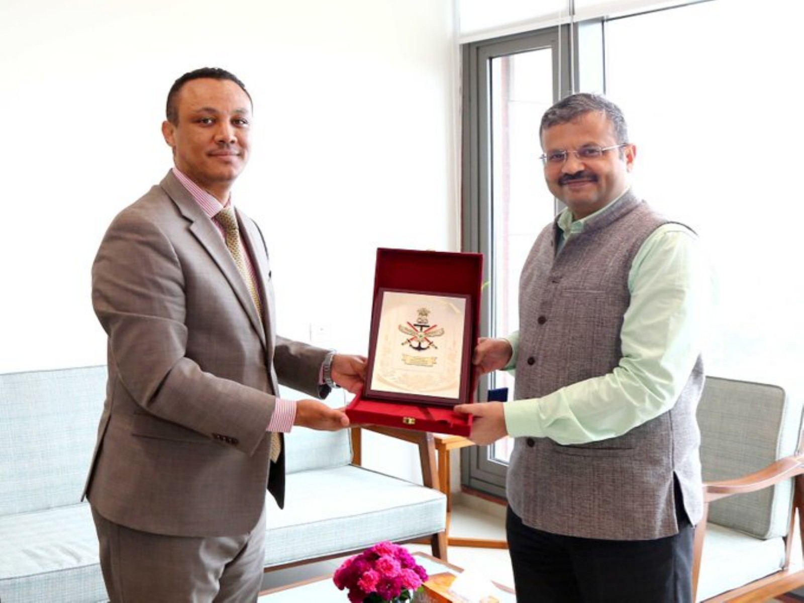 Charge d'Affaires at the Ethiopian Embassy in New Delhi, Nebiyu Tedla, and Joint Secretary in the Ministry of Defence, Amitabh Prasad, during their meeting. (Photo: X/@SpokespersonMoD) 