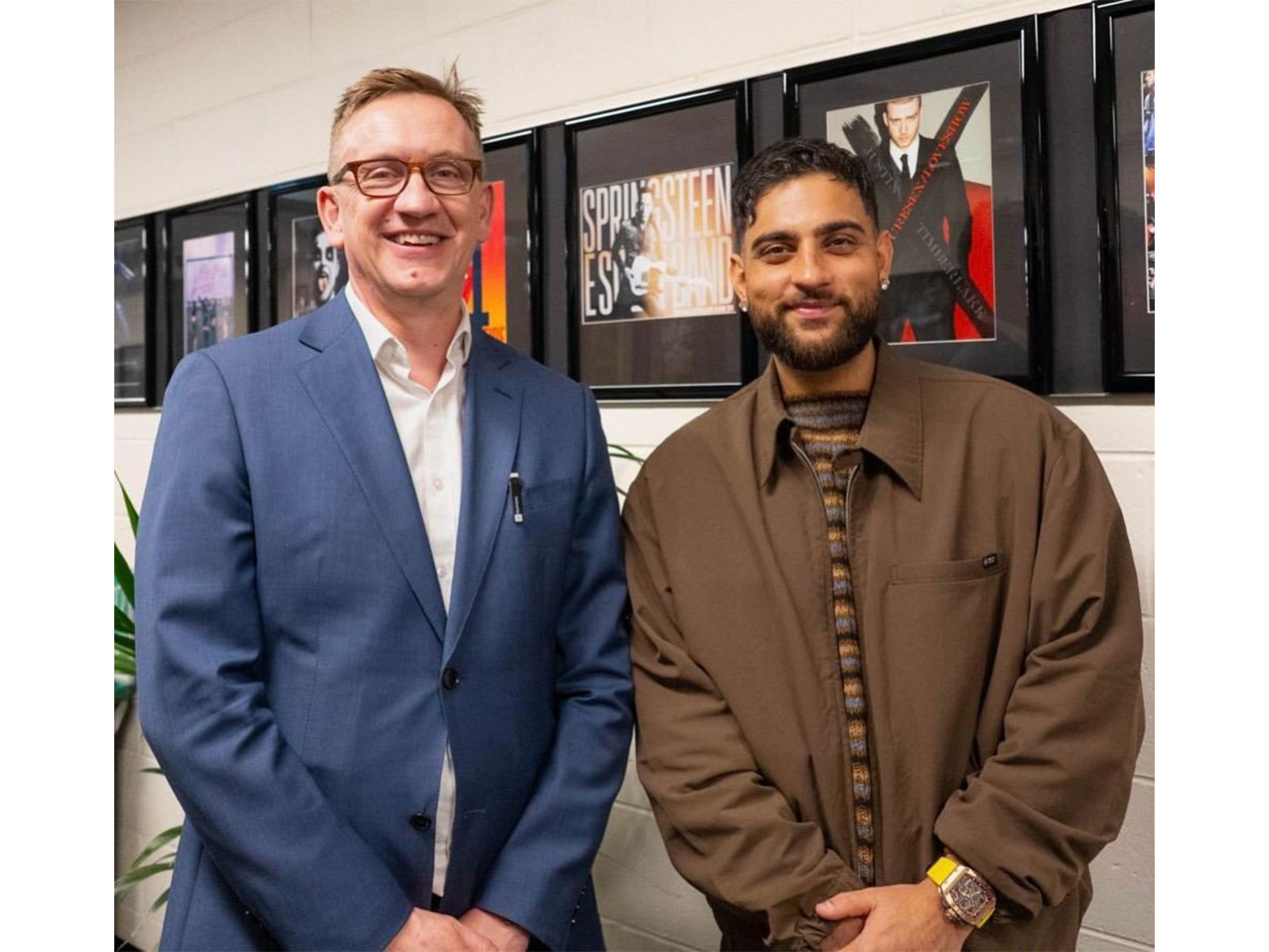Australian Minister Julian Hill and Karan Aujla (Photo/instagram/@julianhillmp)