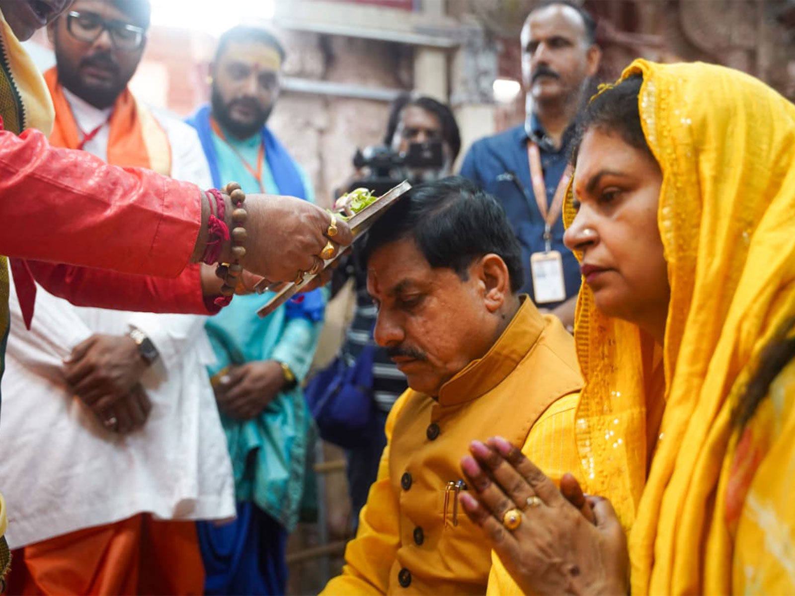 MP CM Mohan Yadav is offering prayers at Dwarkadhish Temple (Photo / CMO)