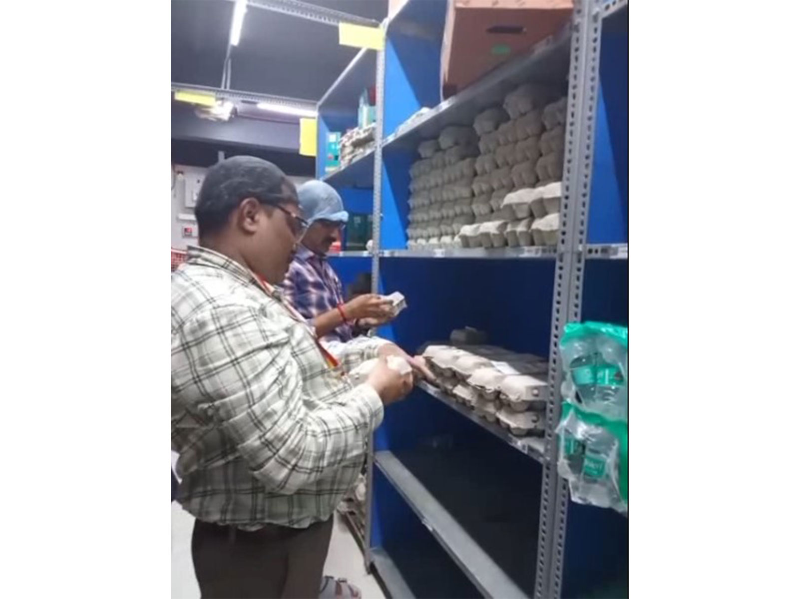 Karnataka Food Safety Department inspects online retailer facility (Photo/Karnataka FDA)