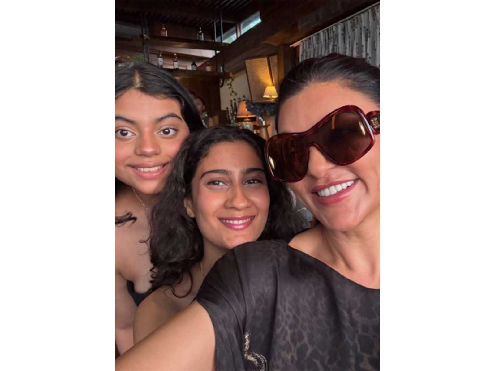 Actor Sushmita Sen (right0 with her daughters renee (middle) and Alisah (left) (Image source: Sushmita's Instagram)