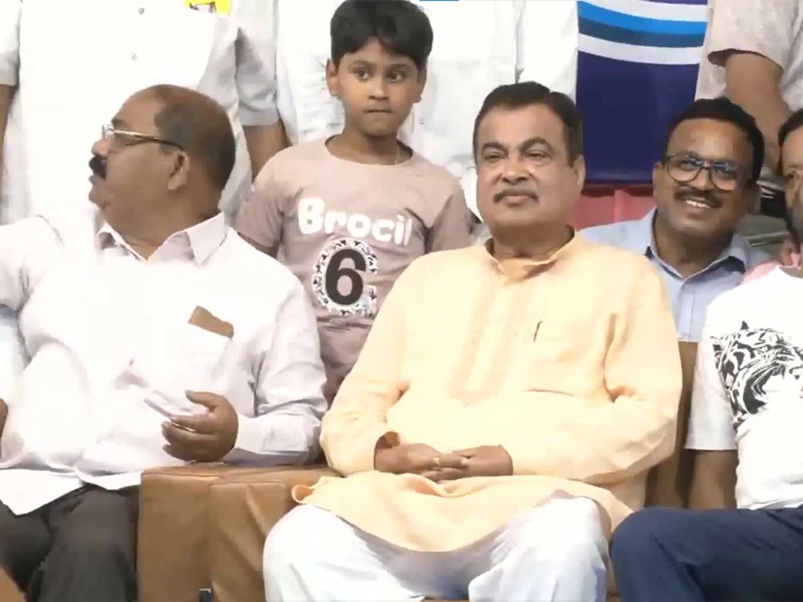 Nitin Gadkari attends Dahi Handi celebration in Nagpur on occasion of Janmashtami (Photo/ANI)