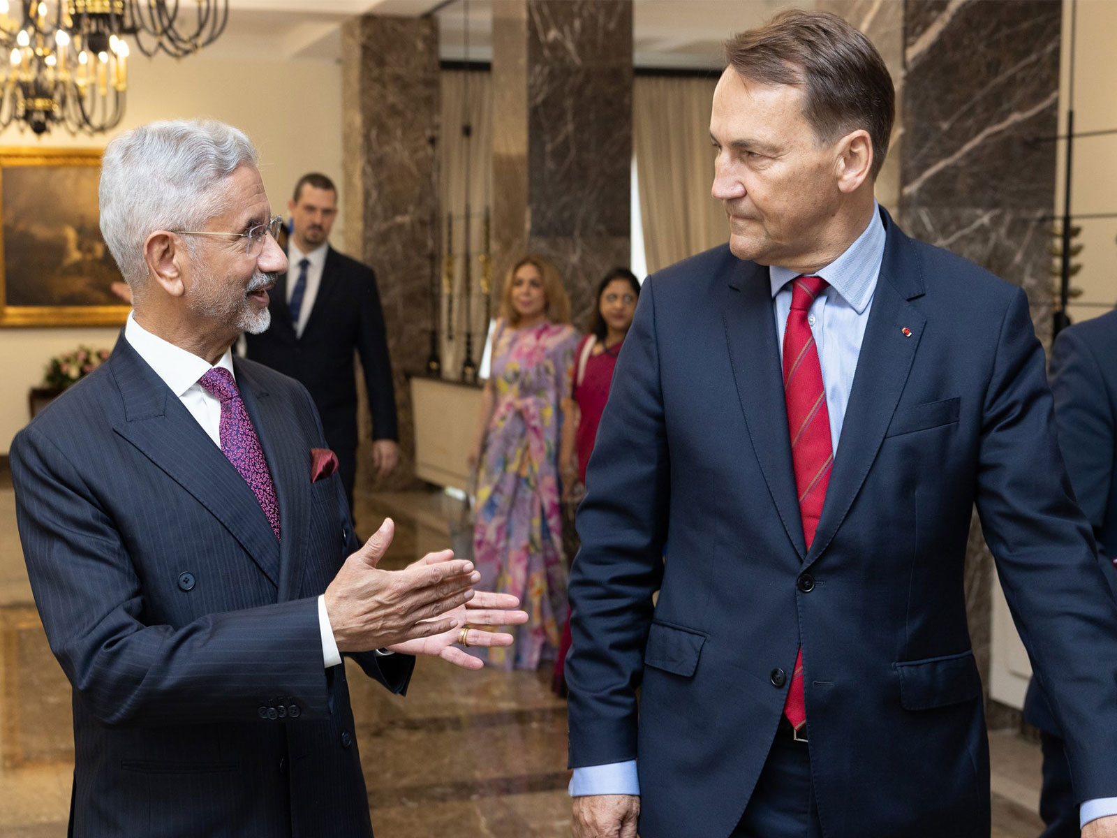 Polish Deputy Prime Minister and Foreign Minister Radosław Sikorski with External Affairs Minister S Jaishankar (Photo/X@sikorskiradek)