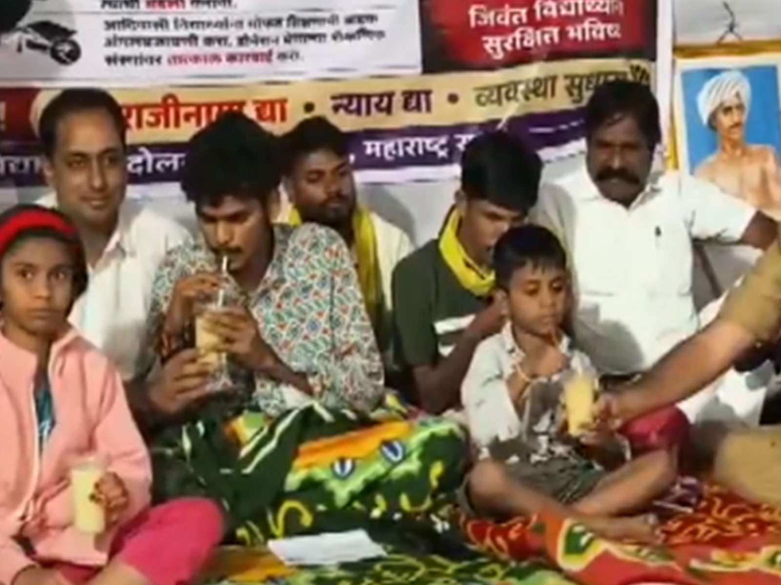 Tribal students ends hunger strike (Photo/ANI)