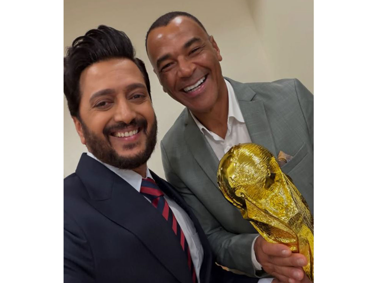 Actor Riteish Deshmukh with football legend Cafu (Image source: Instagram@riteishd)