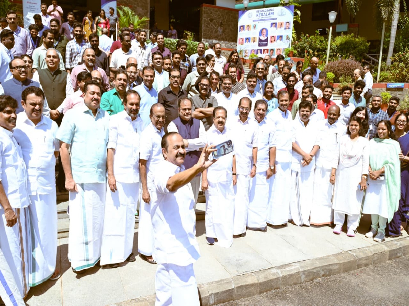 Keralam CM VD Satheesan takes selfie with state ministers (Photo/x/@vdsatheesan)