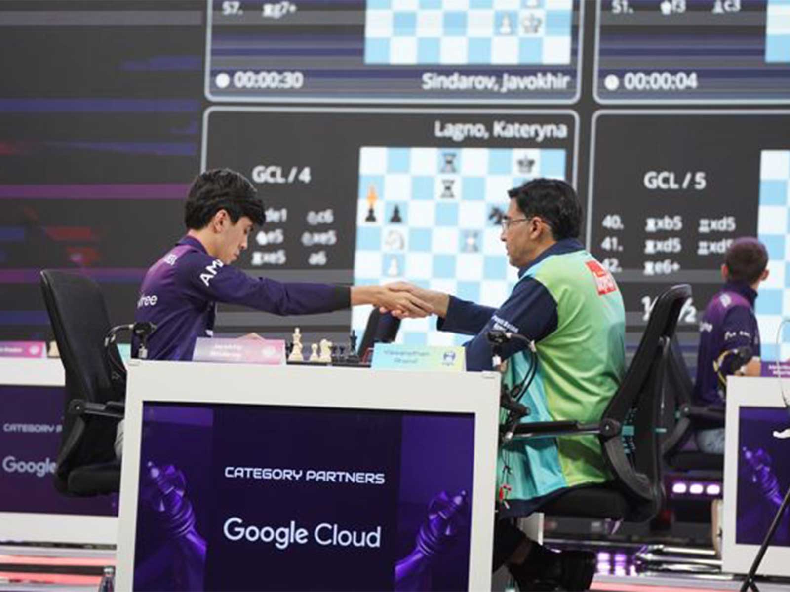 Javokhir Sindarov and Vishwanathan Anand in action (Photo: GCL)