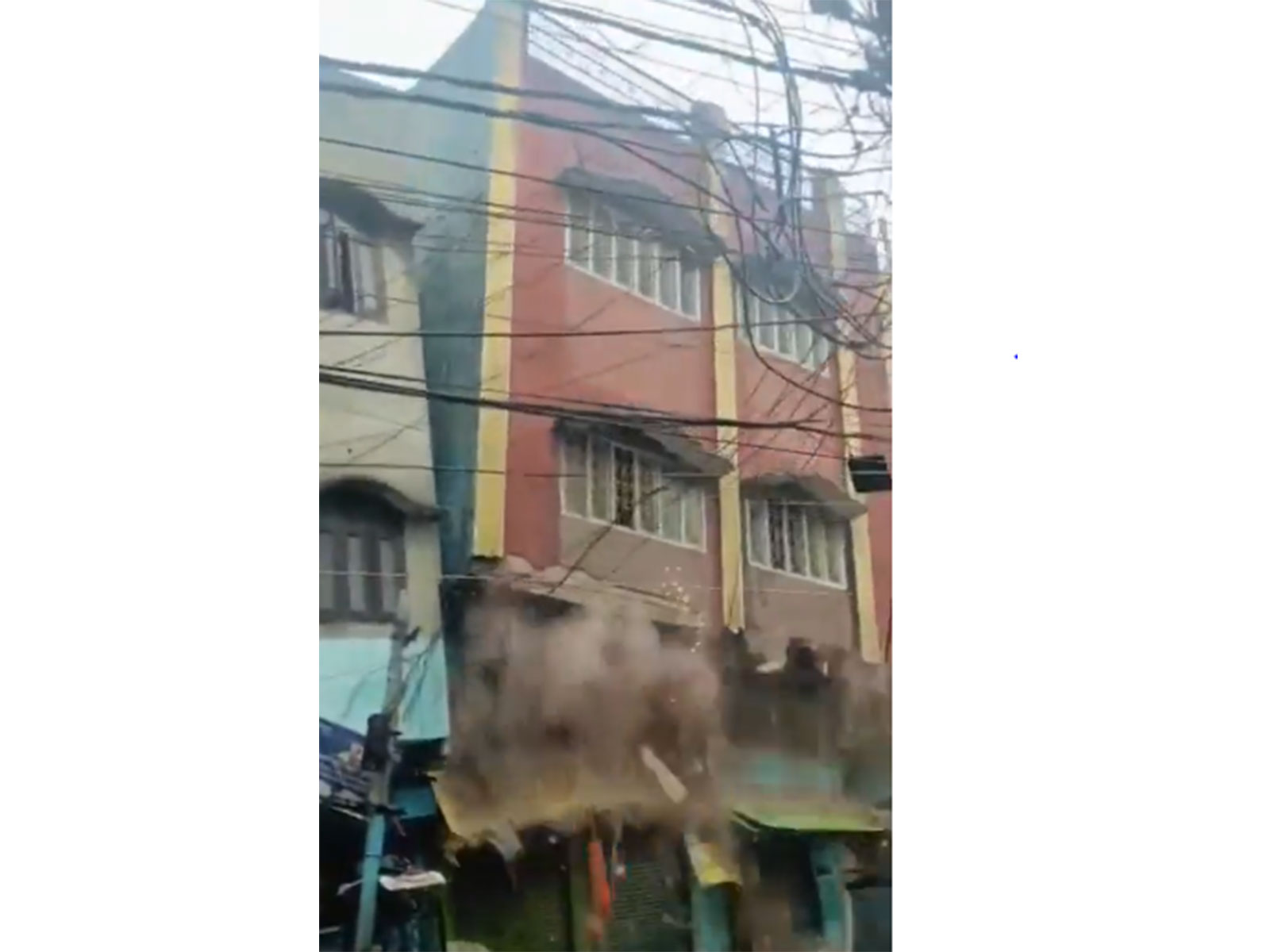Moradabad: Dilapidated building near Jama Masjid Road (Photo: @DMMoradabad)