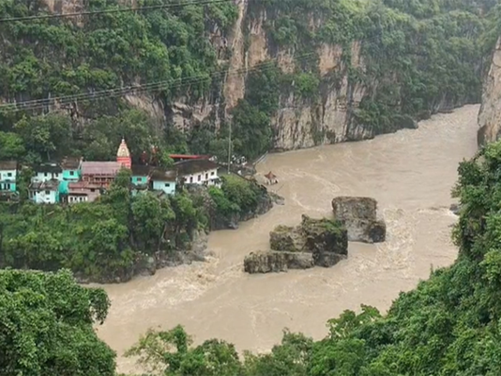 Water levels of Alaknanda and Mandakini rivers have risen after heavy rains (Photo/ANI)