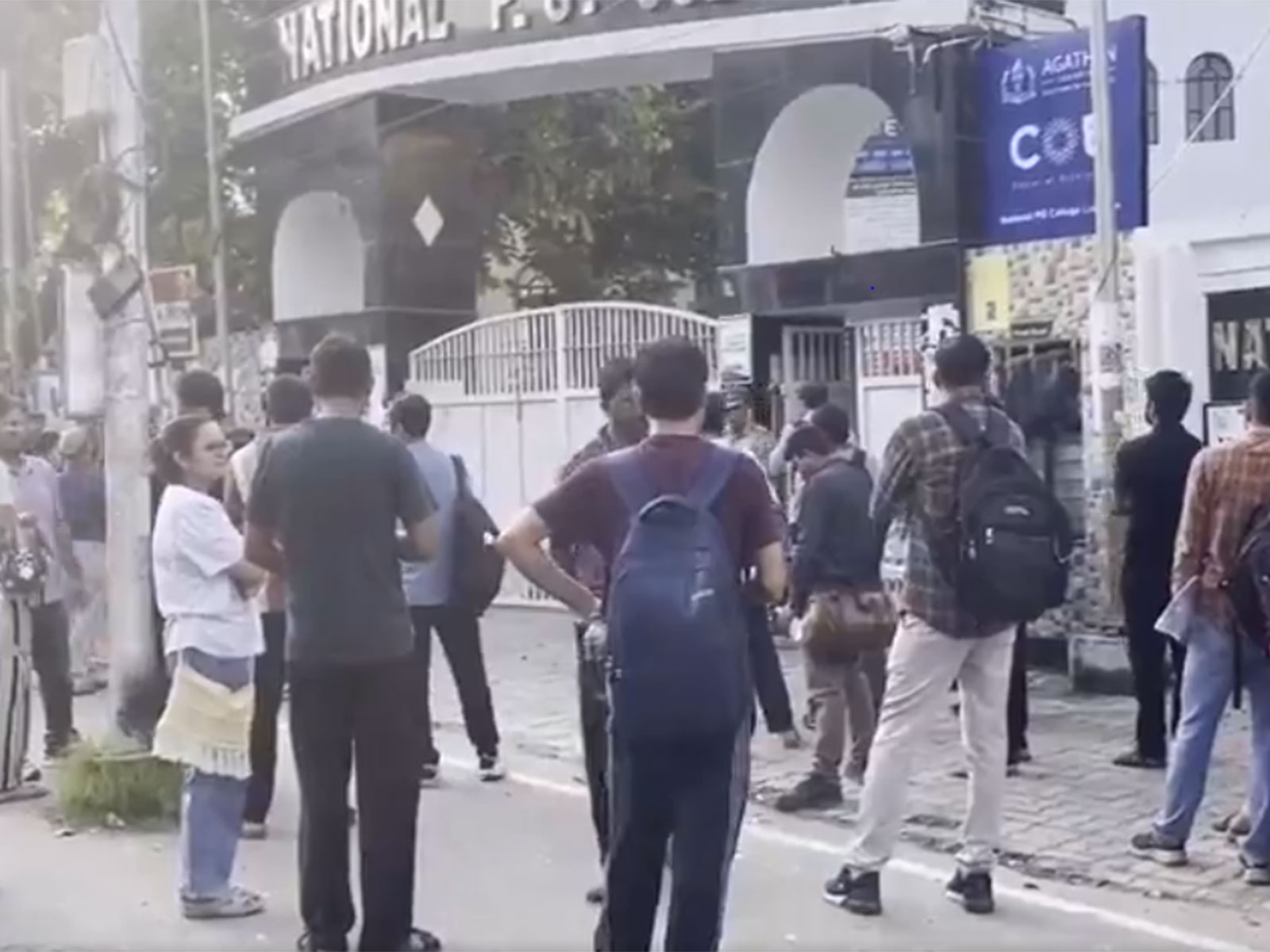 Visual of candidates outside an exam centre (Photo:ANI)