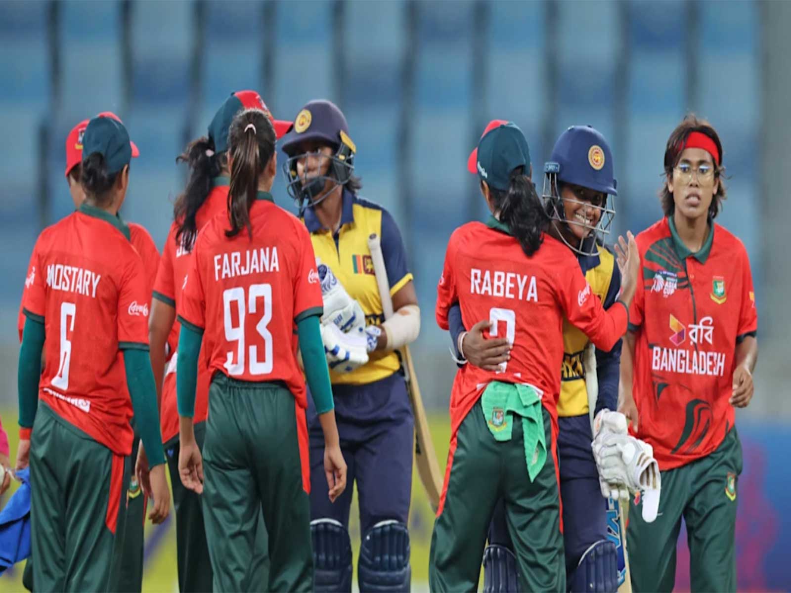 Sri Lanka and Bangladesh players after the match. (Photo: ICC website)