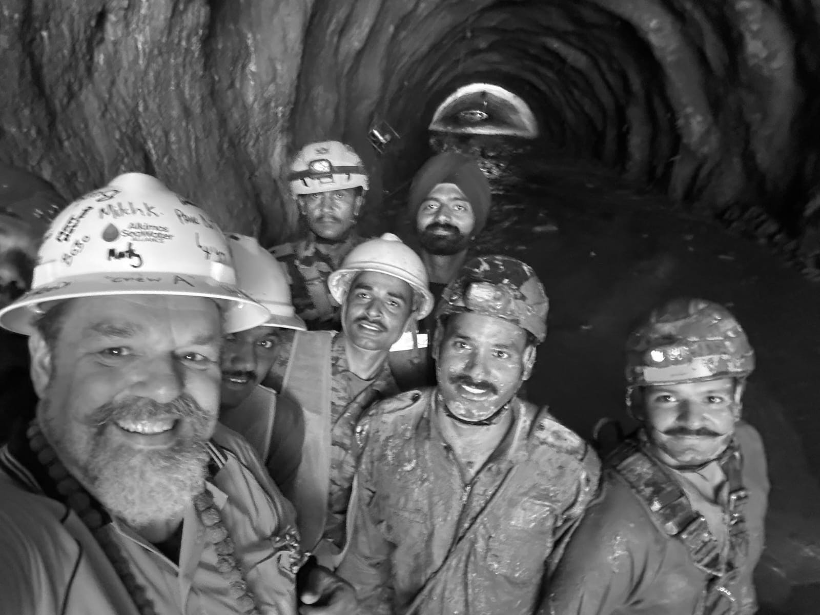 Australian tunnel rescue expert Arnold Dix with Indian rescue personnel inside a tunnel. (Image Source: Facebook)