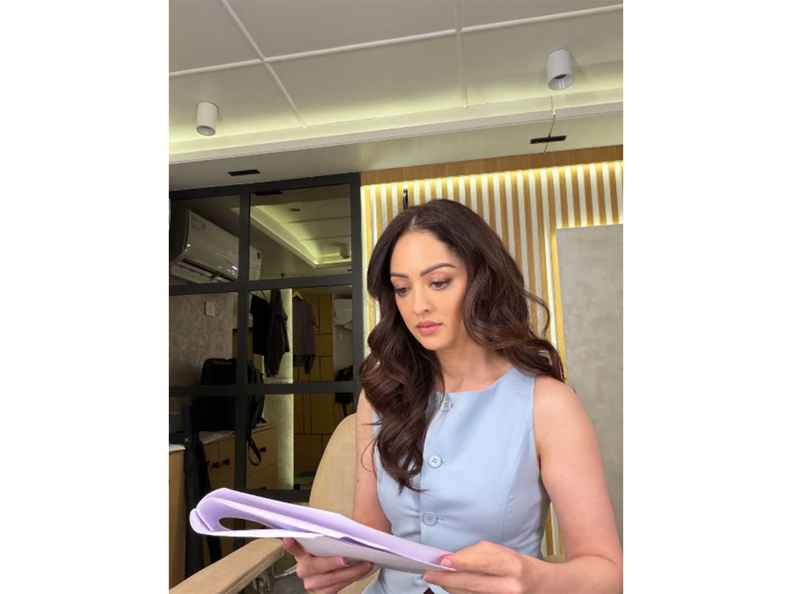 Actor Sandeepa Dhar (Image source: Sandeepa's Instagram)