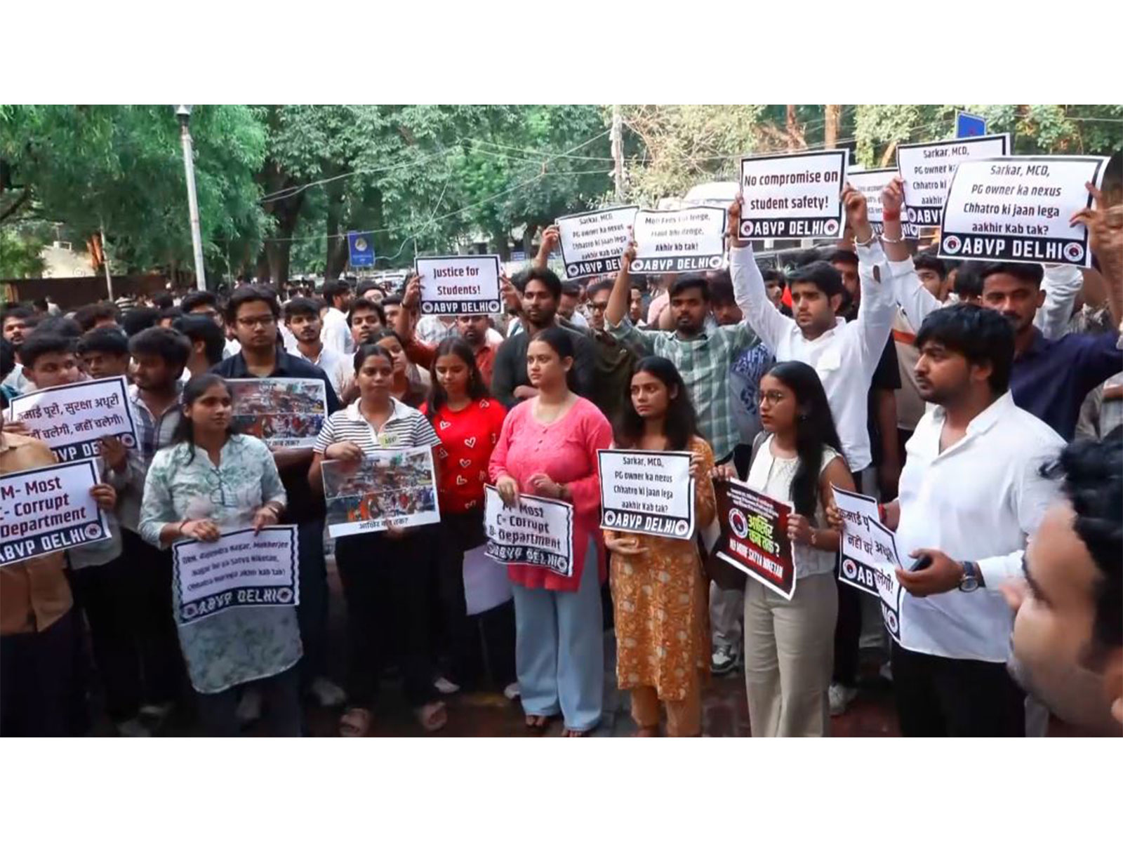 ABVP protest at Arts Faculty (Photo/ANI)
