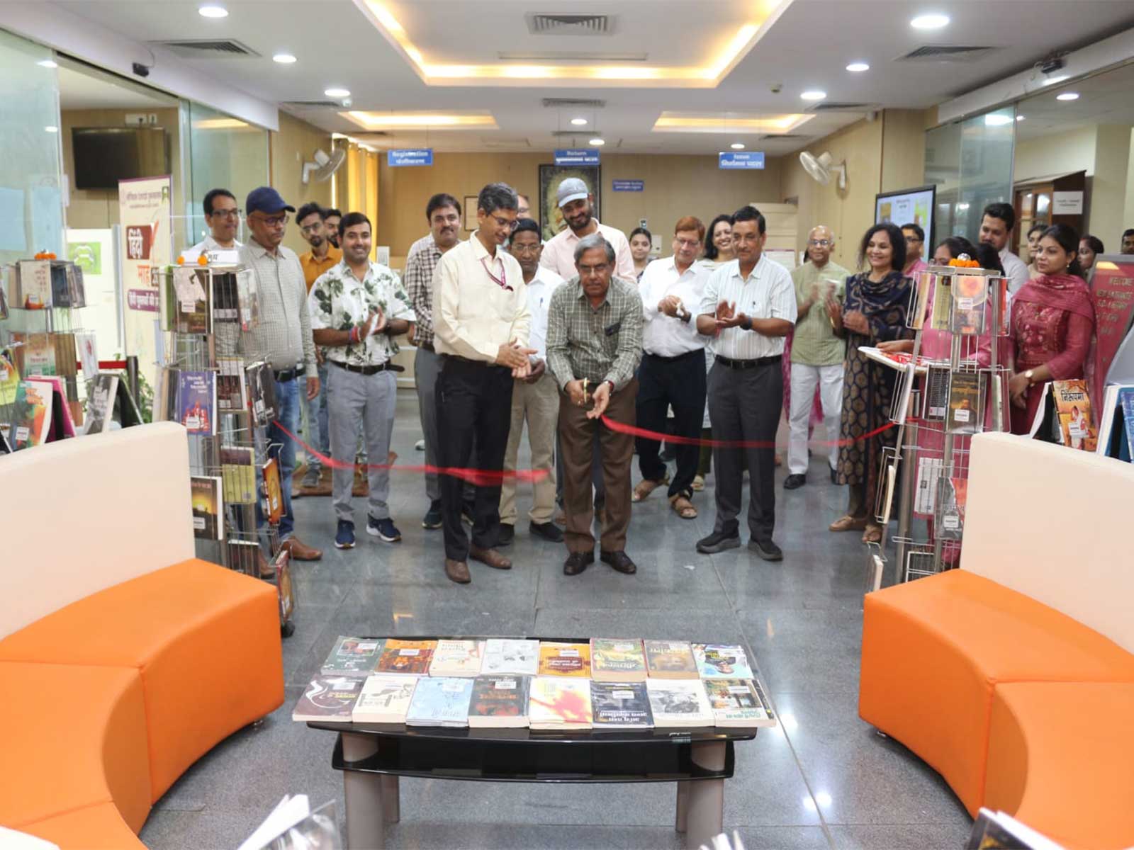 Director-in-Charge NK Mukhopadhyay inaugurates book exhibition (Photo: IIT BHU)