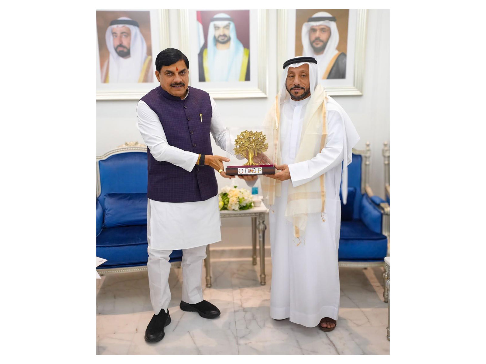 Madhya Pradesh CM Mohan Yadav meets Sharjah Chamber of Commerce Chairman Abdallah Sultan Al Owais at AIM Congress-2026 in UAE (Photo: Release)