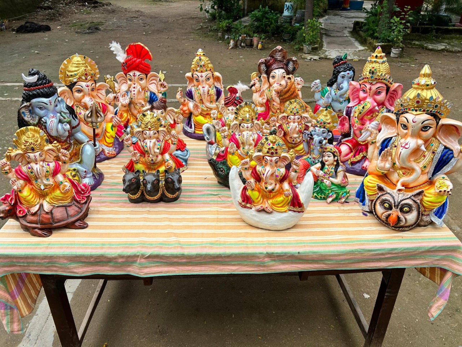 Eco-friendly Ganesh Idols by Central Jail Raipur inmates (Photo/ANI)