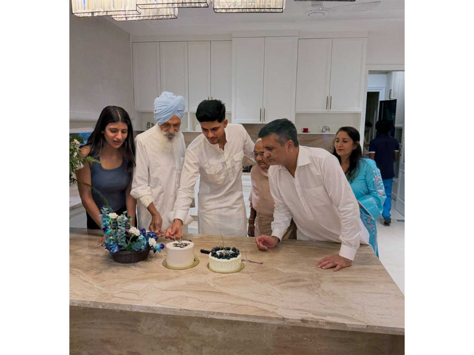 Shubman Gill celebrating his birthday with his family. (Photo: @shubmangill Instagram)
