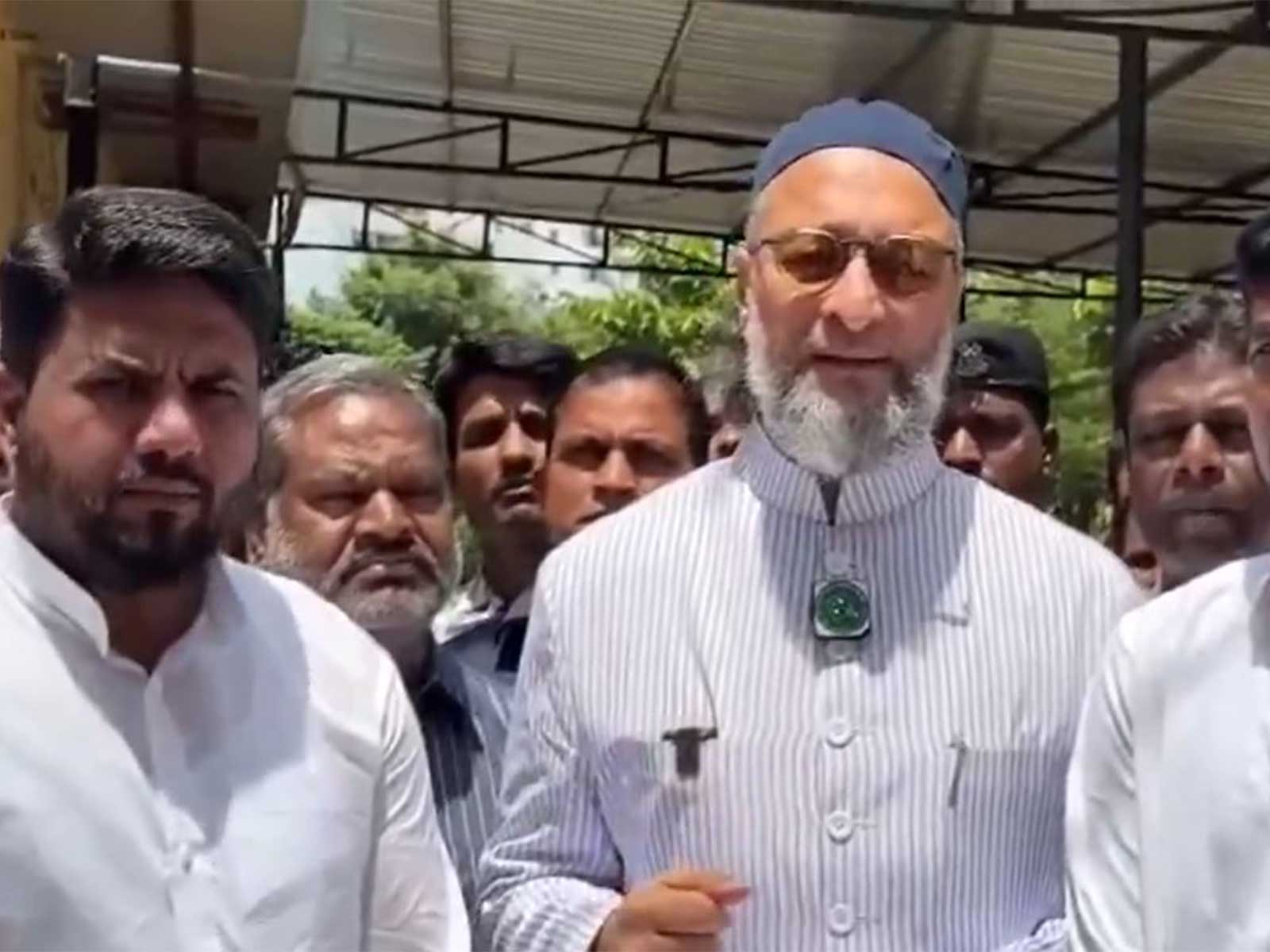 AIMIM president Asaduddin Owaisi visits SIR Centres in the Karwan constituency (Photo/AIMIM)