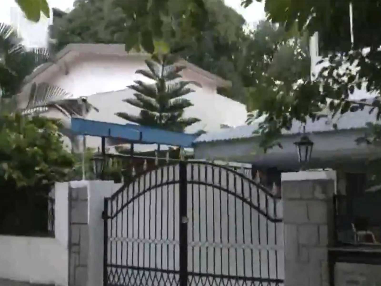 ED searches at Satish Jarkiholi's house (Photo/ANI)