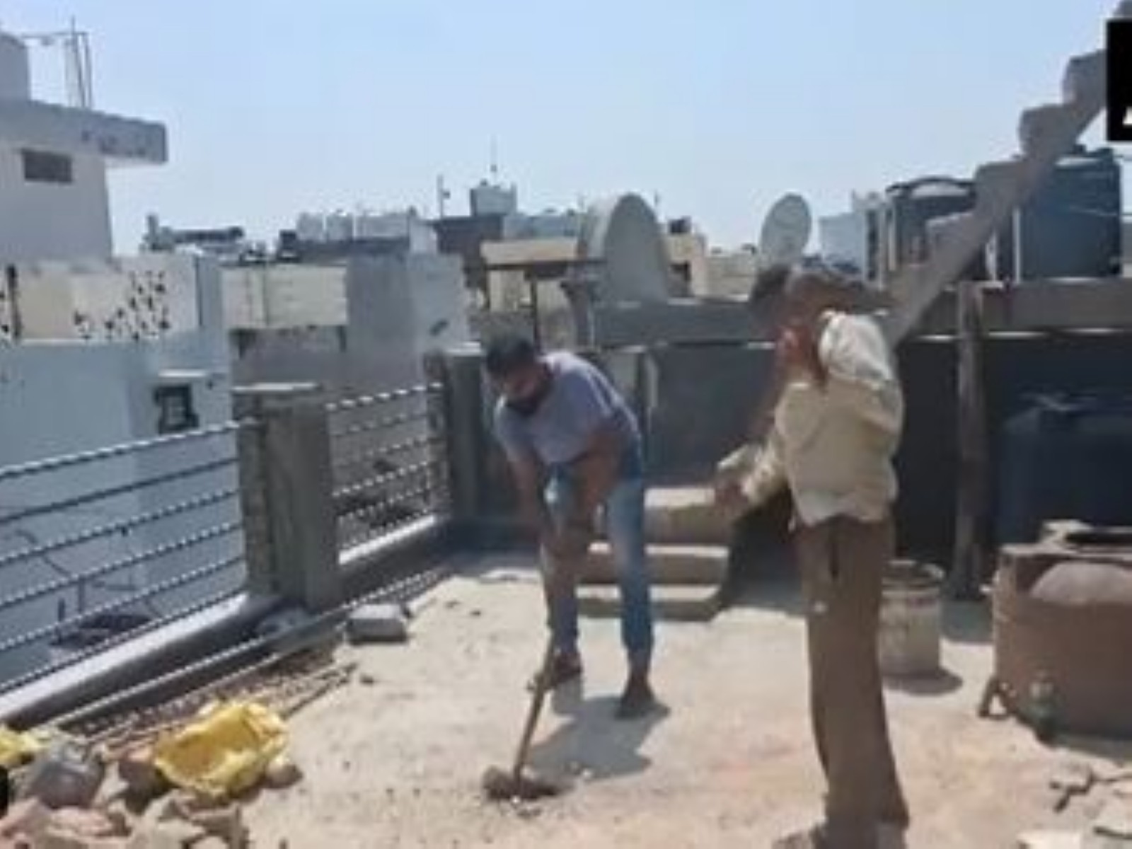MCD crackdown on illegal structure in Laxmi Nagar (Photo/ANI)