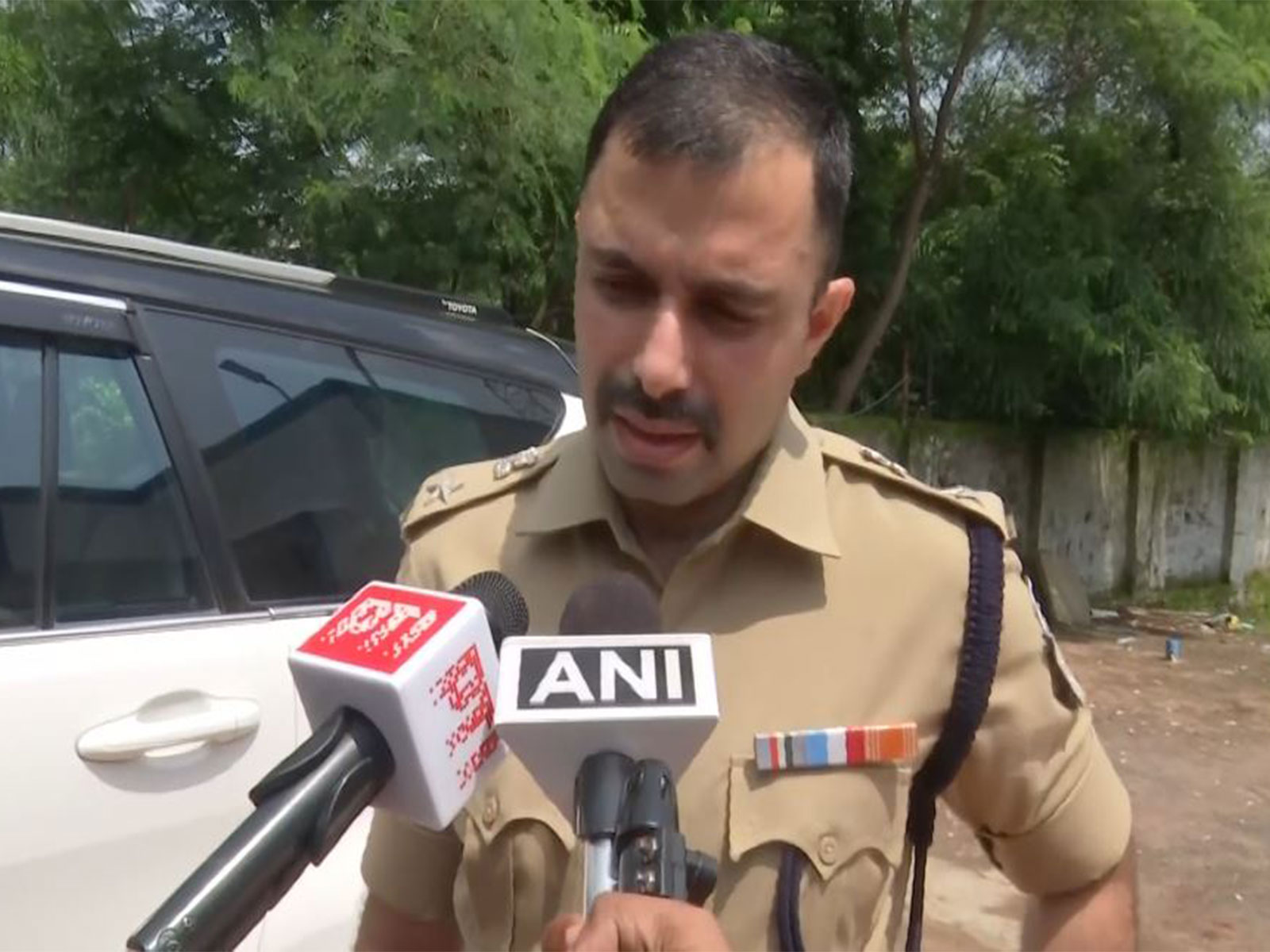 Anurag Sujaniya (SP) on hooch tragedy, says death toll rises to 15  (Photo/ ANI)