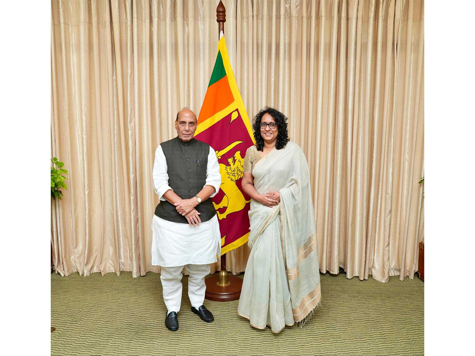  Defence Minister Rajnath Singh with Sri Lankan Prime Minister Harini Amarasuriya (Photo/X@rajnathsingh)