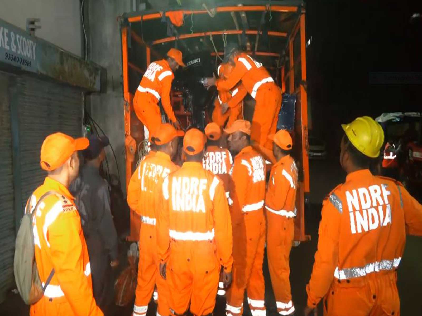 NDRF personnel conduct a rescue operation after a water tank slab collapsed in Ranchi (Photo/ANI)