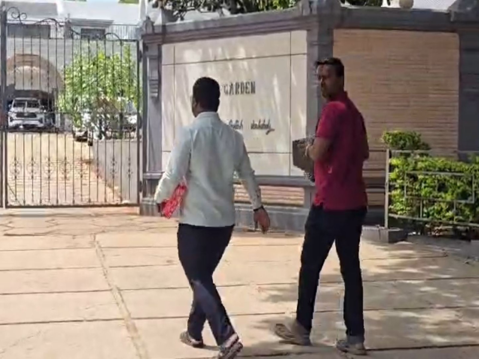 ED searches continue at Satish Jarkiholi's residence (Photo/ANI)