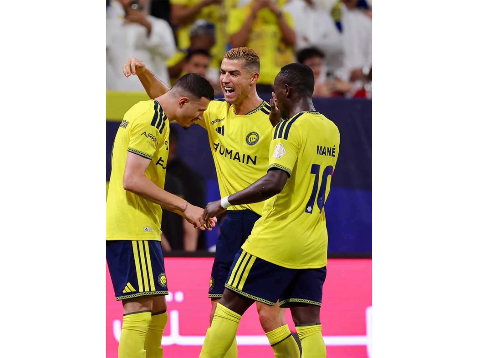 Cristiano Ronaldo celebrating with his teammates. (Photo: @cristiano Instagram)