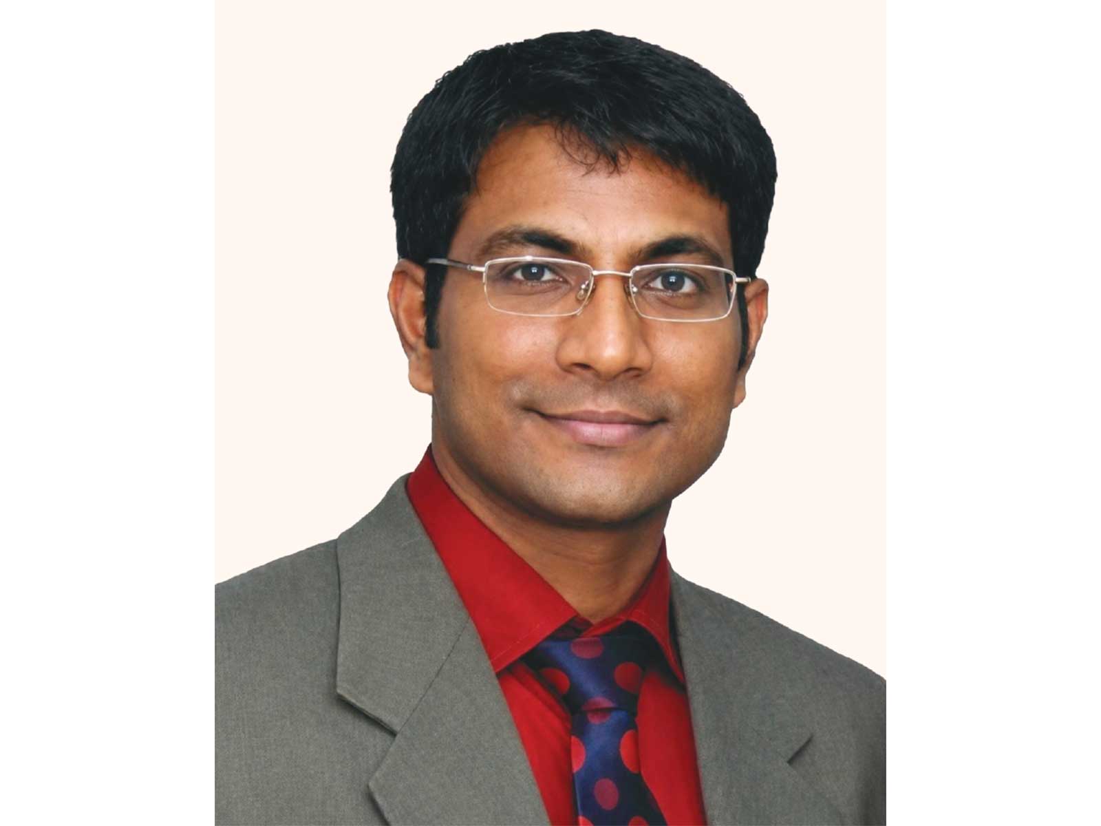 Dr. Deepak Kumar K S, MBBS, MS (Orthopedics), MCH (Ortho), Chief Consultant - Orthopedic surgeon, Knee Replacement and Mako Stryker Expert