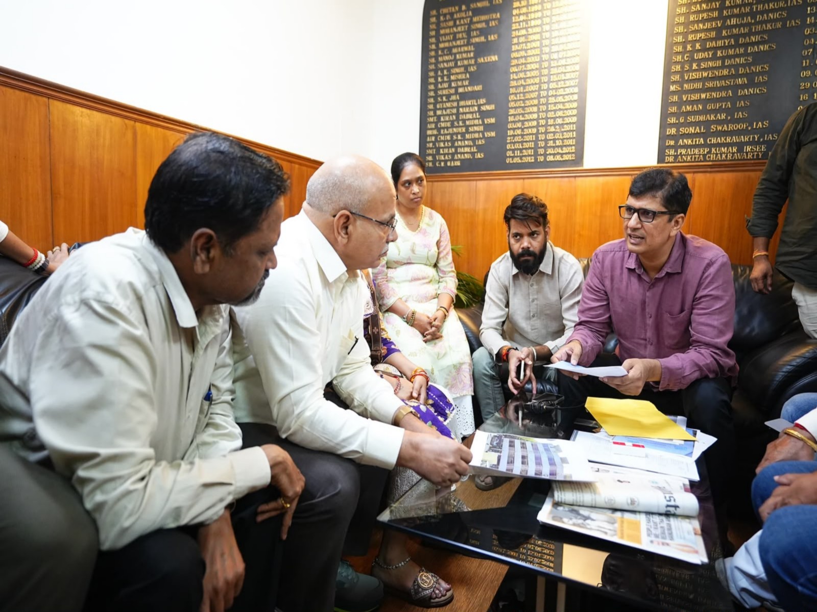  AAP councillors led by Delhi Unit President Saurabh Bharadwaj gheraoed MCD Office (Photo/ANI)