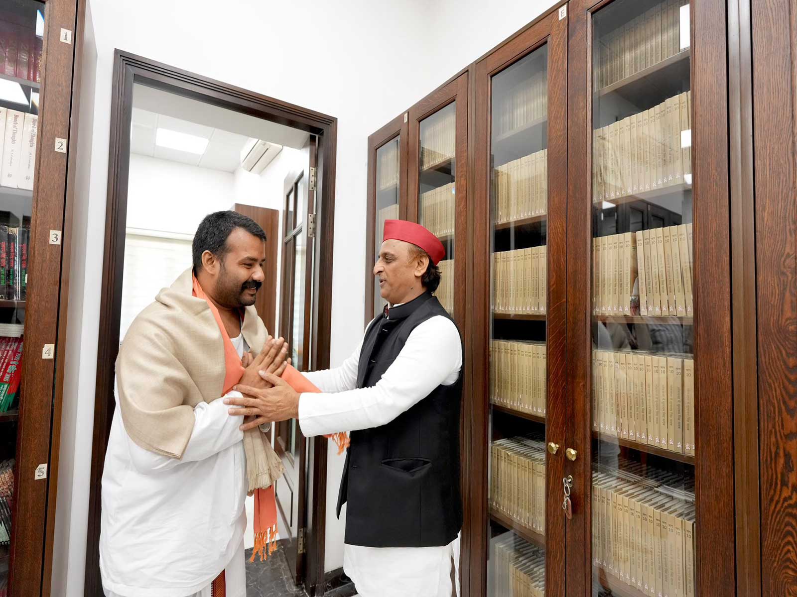 Akhilesh Yadav meets with Hanuman Ansh actor (Image source: X/@yadavakhilesh)