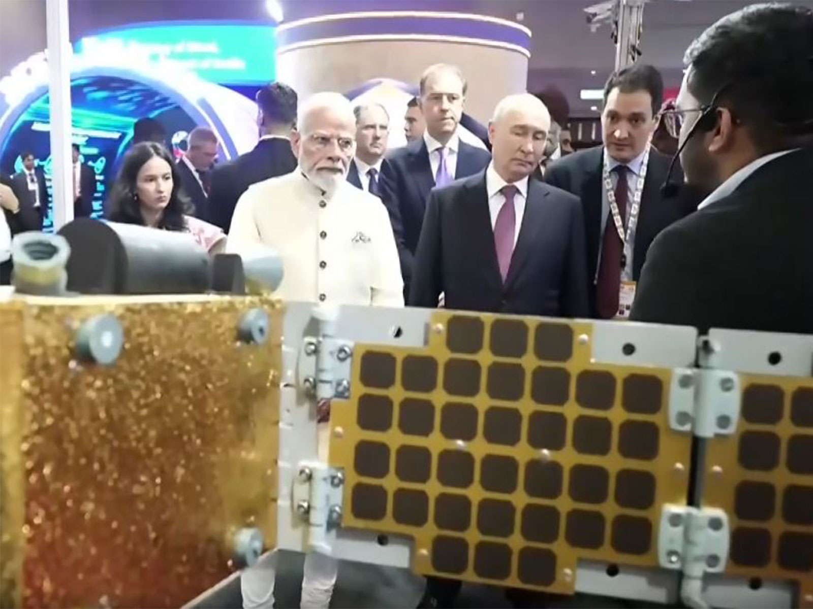 PM Modi, President Putin visit INNOPROM Exhibition at Bharat Mandapam (Photo/DD)