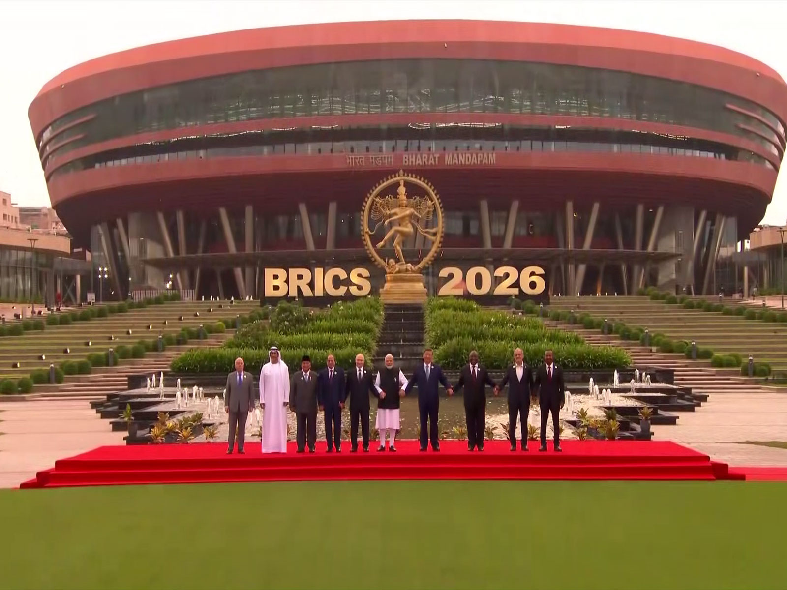 BRICS leaders pose for a family photo (Photo/DD)