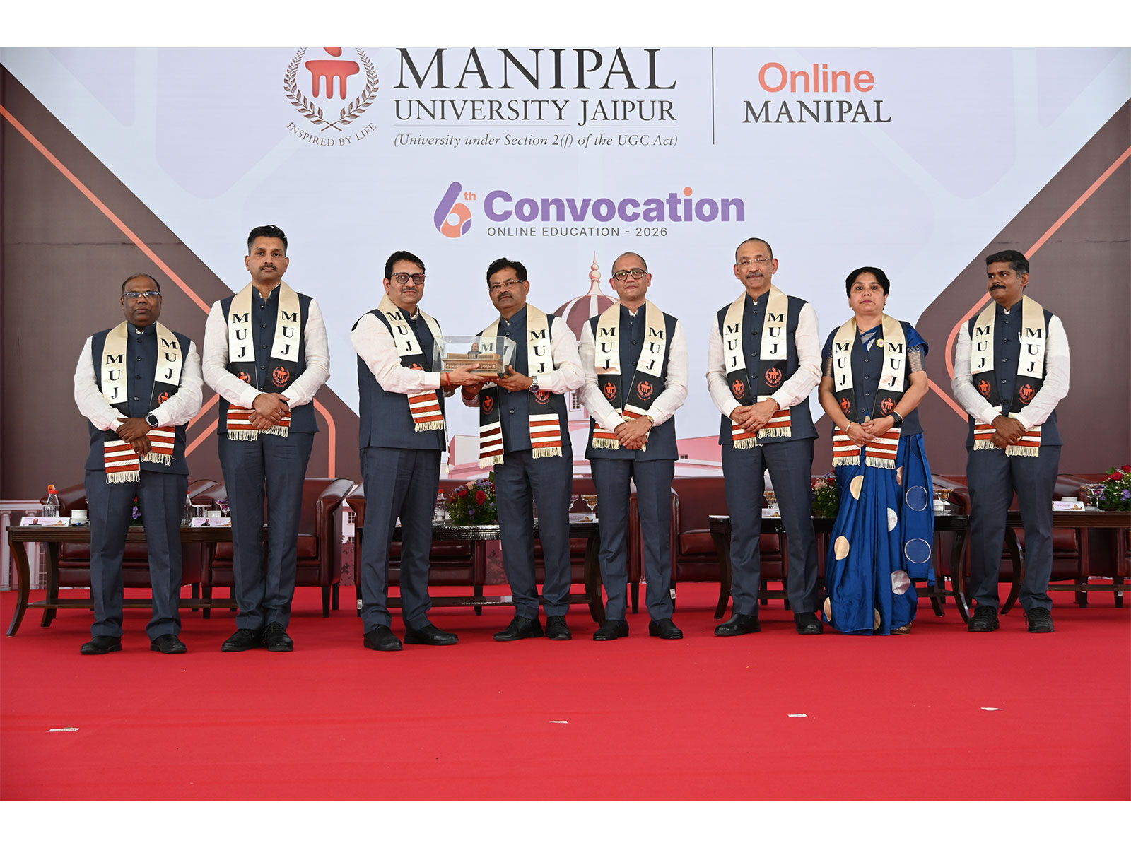 6th Convocation of Online Degree Programs at MUJ - President Dr N N Sharma felicitates Chief Guest Mr Ashish Kumar Srivastava in presence of dignitaries