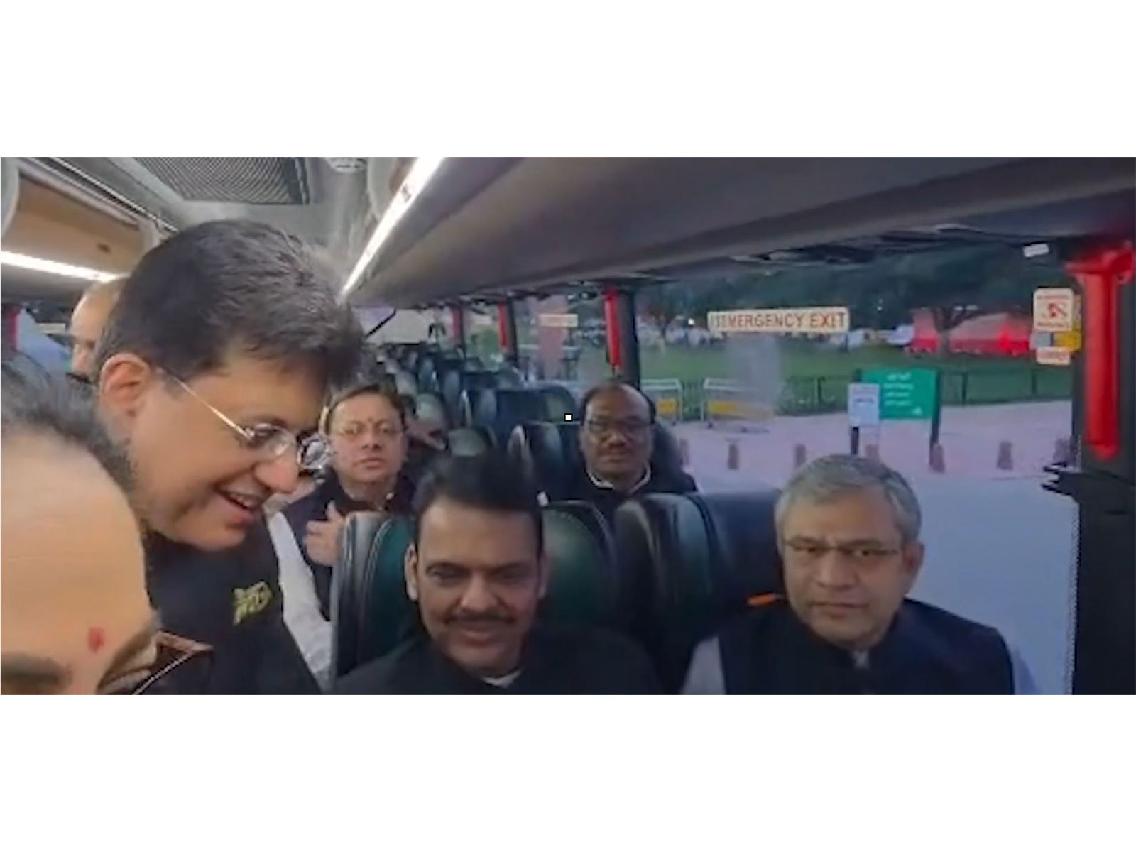 Chief Ministers, union ministers travelled by by bus for BRICS dinner hosted by PM Modi. (Photo:X/@pushkardhami)