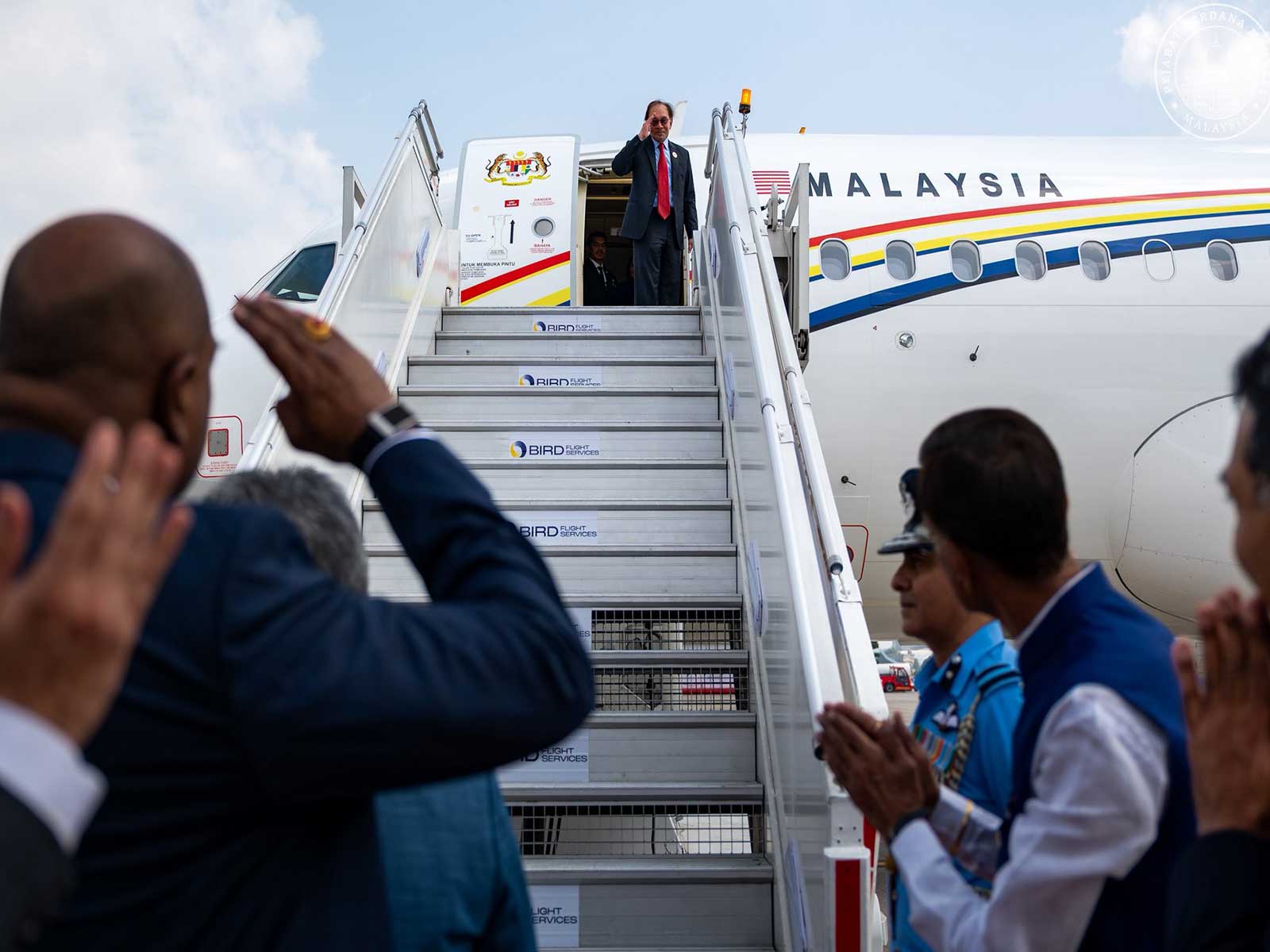 Malaysian PM Anwar Ibrahim leaves New Delhi for Kerala after BRICS Summit, heads to Keralam as part of India visit (Photo: x/@anwaribrahim)