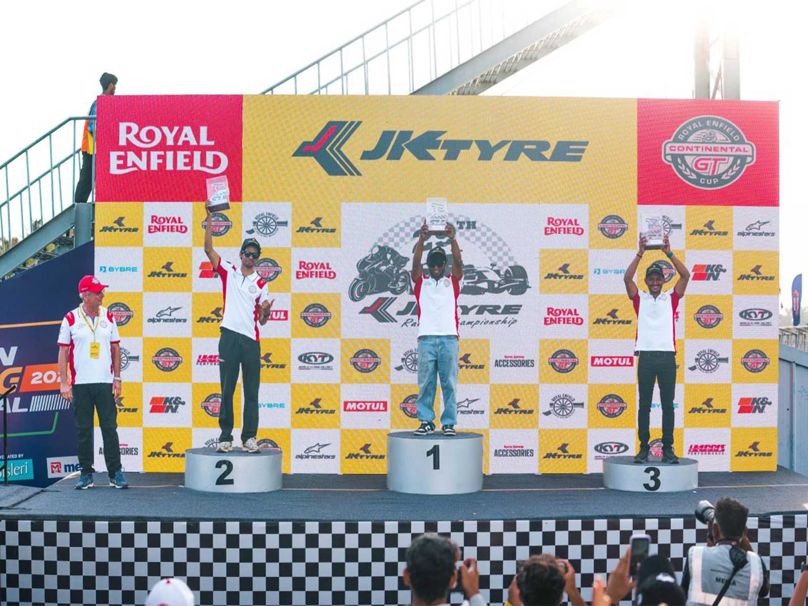 Kabir Sahoch (middle) (Photo: JK Tyre)