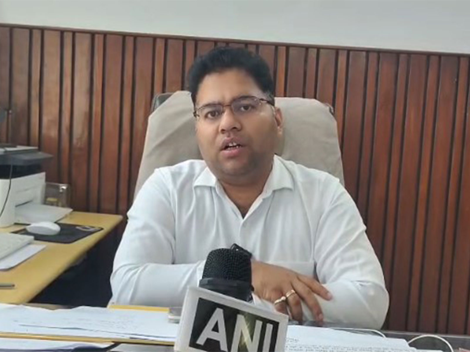 Rudraprayag District Magistrate Vishal Mishra speaks on pothole-free road campaign (Photo/ANI)