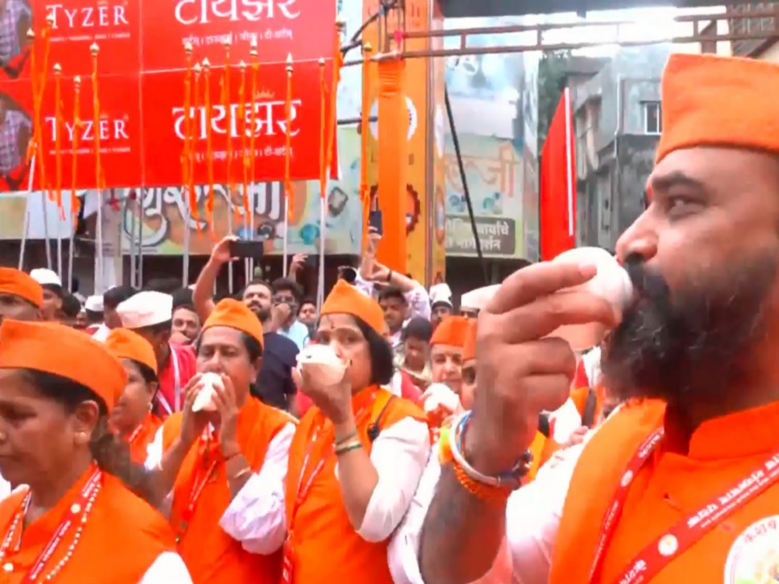 Procession of Shreemant Bhausaheb Rangari Ganpati Mandal in Pune (Photo/ANI)