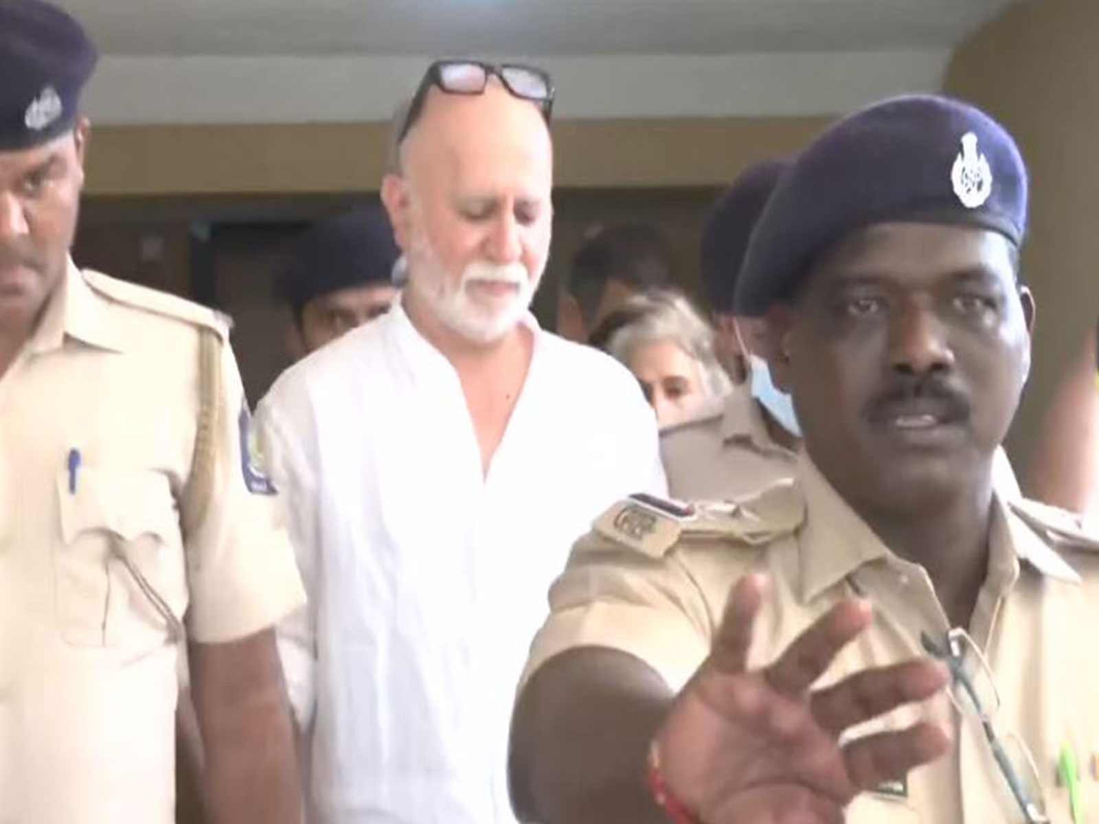 Tarun Tejpal surrenders (Photo/ANI)