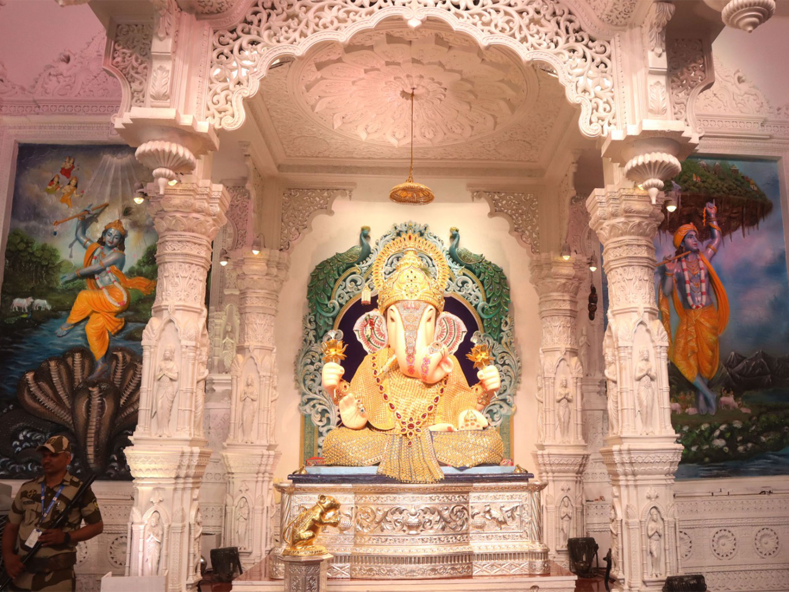Pune's Dagdusheth Ganpati (Photo/ANI)