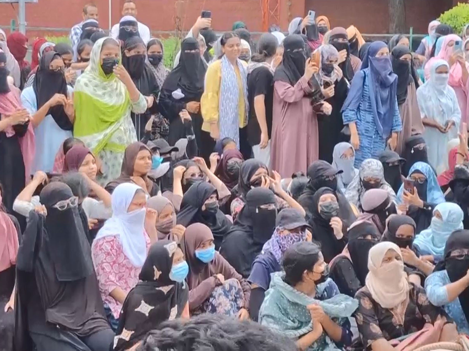 AMU Women's College students protest over alleged poor-quality hostel food (Photo/ANI)