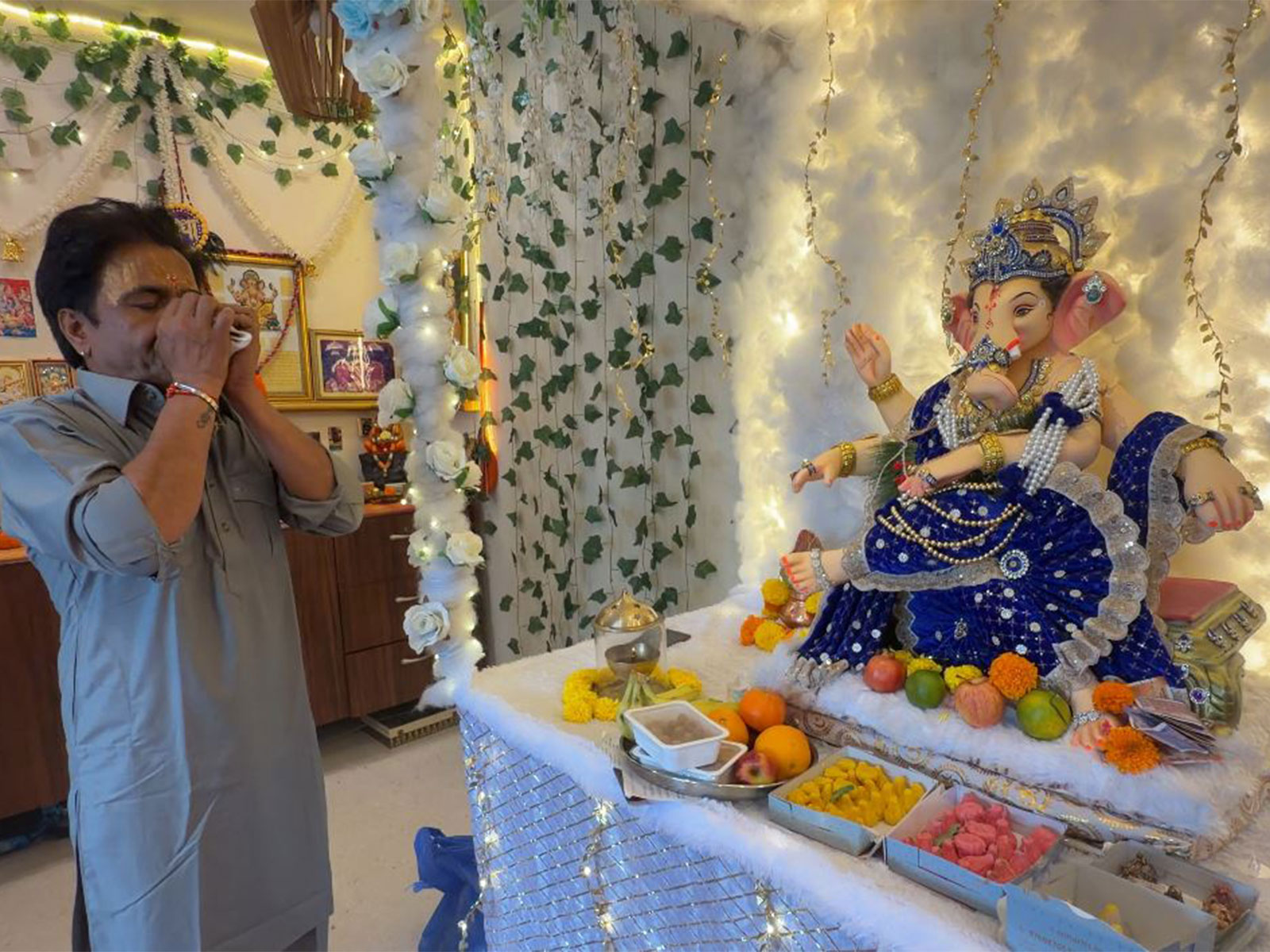 Rajpal Yadav celebrating Ganesh Chaturthi (Photo/ANI)