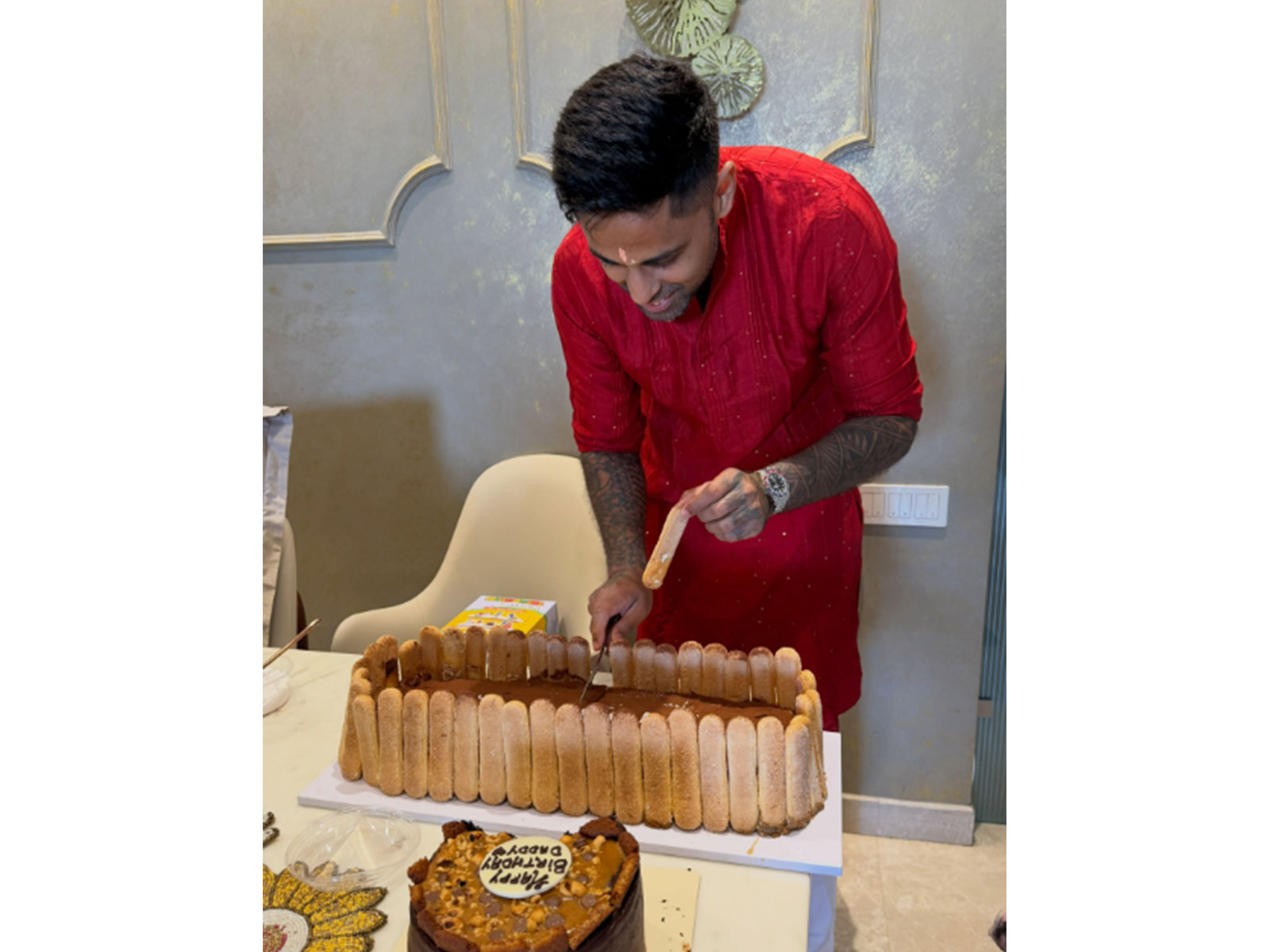 Suryakumar Yadav cutting his birthday cake. (Photo: @devishashetty_ Instagram)