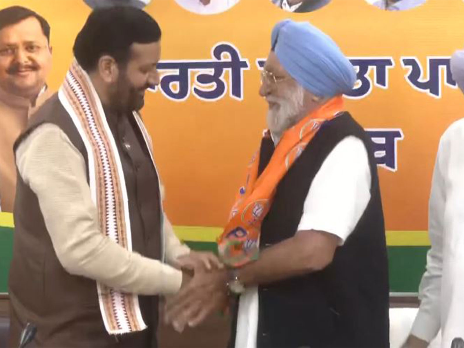 Haryana Chief Minister Nayab Singh Saini with Major Bhupinder Singh Dhillon (Retd.) (Photo/ANI)